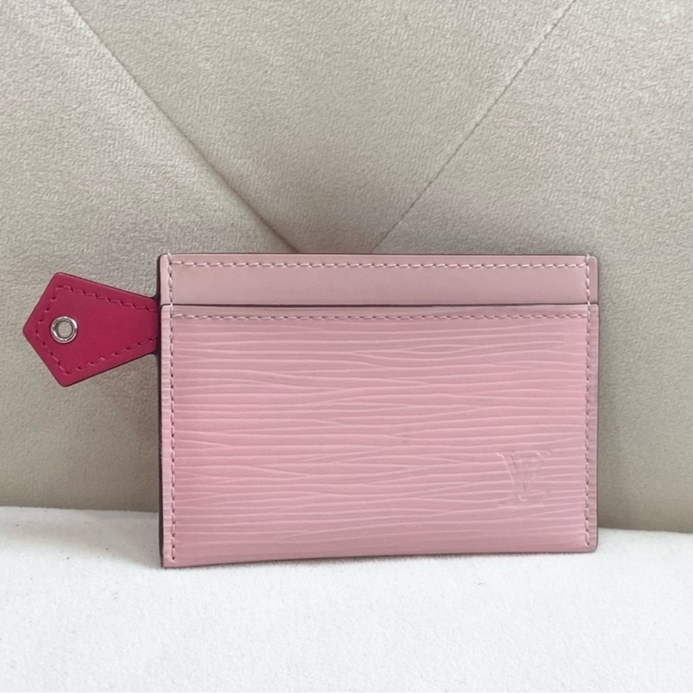 Authentic Louis Vuitton Limutwe Edition A Wing Cardholder